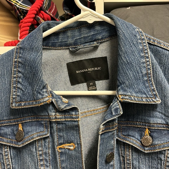 Banana Republic Jean Jacket - Picture 2 of 4
